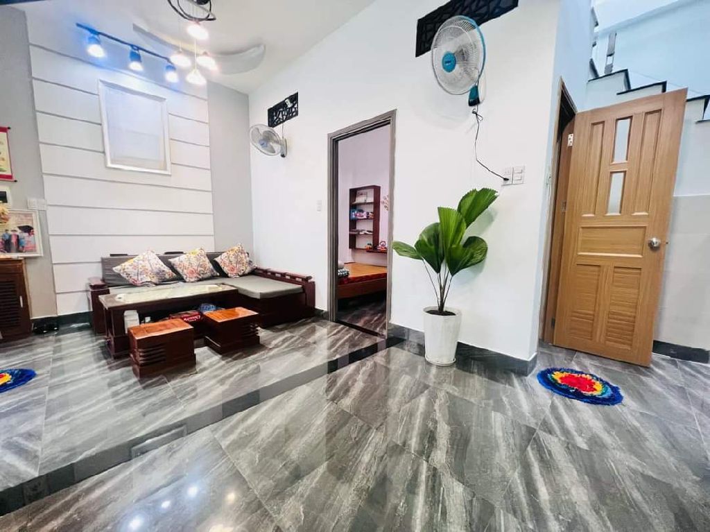Nhà 2 tầng khu Nguyễn Hoàng, trung tâm TP. Đà Nẵng – Vị trí đẹp, thiết kế thông minh, Full nội thất